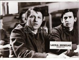 ,,Laura szerelme" című film állóképei, 16 db negatív, ezekről készültek a mozik előcsarnokában ...