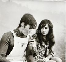 ,,Két úr esernyő nélkül" című film állóképei, 17 db negatív, ezekről készültek a mozik előcsarn...