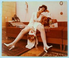 cca 1980 És most mi következik? Jelzés nélküli vintage fotóművészeti alkotás, kasírozva, 42x50 cm