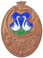 1922. Bethlen-címer zománcozott fém jelvény, BERÁN N. BUDAPEST gyártói jelzéssel (26x35mm) T:2 / Hungary 1922. Bethlen-family coat of arms enamelled badge, with BERÁN N. BUDAPEST makers mark (26x35mm) T:XF