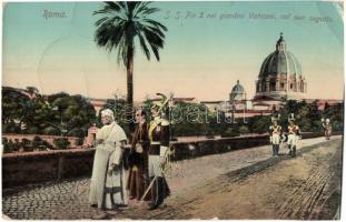 Rome, Roma; Pope Pius X, Giardino Vaticano / Pope Pius X in the Vatican gardens with his retinue (EK)
