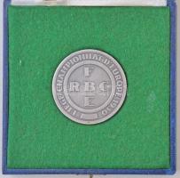 Belgium 1930. "Vívó Európa-bajnokság Liege" jelzett Ag emlékérem, eredeti dobozában. Szign...