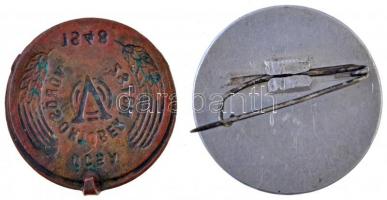 1948. "Ócsa - Vörös Október MGTSZ" fém jelvény + DN "Cipőbolt Nemzeti Vállalat" ...