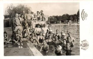 1940 Hajdúszoboszló - 4 db RÉGI fotó képeslap, gyógyfürdő, fürdőzők / 4 pre-1945 postcards of the sp...