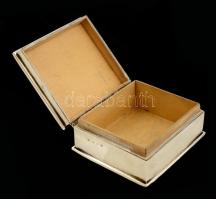 Ezüst (Ag.) monogramos doboz, jelzett (angol),  fa betéttel, bruttó:299 g, 10×9 cm