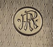 Ezüst (Ag.) gyújtó, jelzett, mesterjeggyel, gravírozott monogrammal, nettó: 19 g  4,5×2 cm