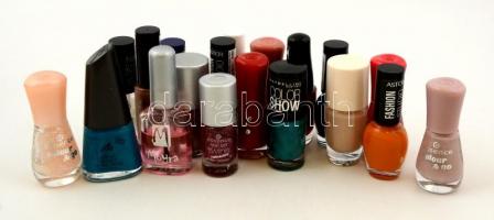 Köröm lakk (besűrűsödve)  tétel fém dobozban, összesen 19 db