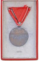 1959. "Tanácsköztársasági Emlékérem" ezüstözött Br érem mellszalaggal dísztokban (38mm) T:...