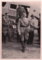 cca 1935 Adolf Hitler nagyméretű cigaretta gyűjtőkép. Propaganda / Large propaganda image 12x17 cm