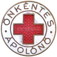 ~1930-1940. "Önkéntes Ápolónő" zománcozott Br jelvény (22mm) T:2 / Hungary ~1930-1940. "Volunteer Nurse" enamelled Br badge (22mm) C:XF