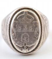 Ezüst ( Ag.) második világháborús emlék gyűrű Lemberg 1943 felirattal és címerrel, jelzés nélkül, méret:65, nettó:23,8 g