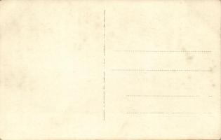 Osztrák-magyar haditengerészet 79 T torpedónaszádja, csónakban evező matrózokkal / K.u.K. Kriegsmari...