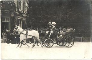 1910 Bad Ischl, Ferenc József, hintó /  Franz Joseph in carriage, photo