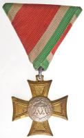 1923. "I. osztályú Legénységi Szolgálati Jel" Br kitüntetés, ezüstözött rátéttel, mellszalagon T:2 kis kopás / 1923. "Distinction for Long Service for the Soldiers 1st Class" Br decoration with silver plated overlay on ribbon C:XF small wear NMK.: 355.