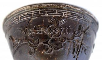 Antik kínai csésze, faragott kókuszhéj borítással, ezüst (Ag.0.500 alatti)  betéttel, jelzés nélkül,...