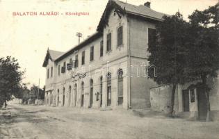 Balatonalmádi, Községháza, utcakép
