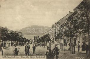 Székelyudvarhely, Odorheiu Secuiesc; Kossuth utca, üzletek, Budvár, Sterba Ödön kiadása / street, shops, mountain (EK)