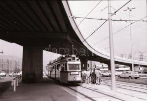 1984 Budapest, az 1-es villamos próbajáraton, 38 db 24x36 mm-es vintage negatív felvétel