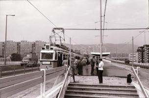 1984 Budapest, az 1-es villamos próbajáraton, 38 db 24x36 mm-es vintage negatív felvétel