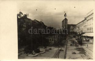 Gyöngyös, Kötéltáncos a Fő tér felett a Hungária szállónál, photo