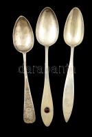 Ezüst (Ag.) német kanalak ( 3db), egyiken csiszolt üveg díszítéssel, jelzett, apró hibákkal, h: 22-25 cm, nettó:122 g (3 db)