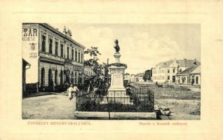 Szinérváralja, Seini; Piac tér és Kossuth szobor, Markovits Lázár üzlete, lőpor áruda. W. L. Bp. 6017. / market square, statue, gunpowder shop