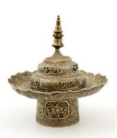 Tibeti ezüst (Ag. 50% alatti ezüst tartalommal) fedeles fűszertartó, Buddhista szimbólumokkal, trébel, vésett, m:12 cm, d:12