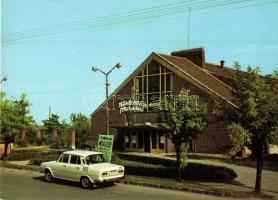 10 db MODERN magyar autós motívumlap, főként megíratlan / 10 MODERN Hungarian auto motive cards, mos...