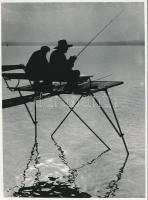 cca 1965 Balatoni fényképek, 3 db vintage fotóművészeti alkotás Vincze János (1922-1998) hagyatékából, egy jelzett, 24x18 cm