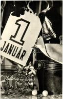 Kb. 70 db MODERN fekete-fehér új évi és karácsonyi üdvözlőlap / Cca. 70 MODERN New Year and Christma...