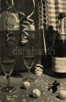 Kb. 70 db MODERN fekete-fehér új évi és karácsonyi üdvözlőlap / Cca. 70 MODERN New Year and Christma...