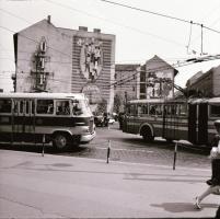 1966 Budapest, Kálvin téri közlekedés (villamos, trolibusz, autók), Kotnyek Antal (1921-1990) fotóri...