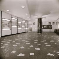 1982 Budapest, VILÁGOSSÁG mozi külső-belső felvételei, 6 db szabadon felhasználható vintage negatív,...