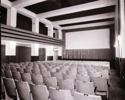 1982 Budapest, IPOLY mozi külső-belső felvételei, 9 db szabadon felhasználható vintage negatív, 6x6 ...