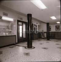 1982 Budapest, VILÁG mozi külső-belső felvételei, 6 db szabadon felhasználható vintage negatív, 6x6 ...