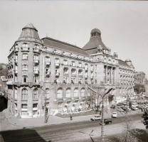 1967 Budapesti épületfotók, városképek, 13 db szabadon felhasználható vintage negatív, 6x6 és 6x7 cm