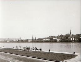 1967 Budapesti épületfotók, városképek, 13 db szabadon felhasználható vintage negatív, 6x6 és 6x7 cm