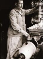 1948 Budapest, CORDATIC autógumi gyár, Rózsa György riportfelvételeinek vintage negatívja, 36 db 24x36 mm-es negatív