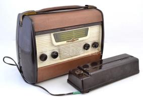 1956 Orion BR 701 rádió + teleppótló adapter repedéssel, (működését nem próbáltuk), 30×20 cm, h:27 cm