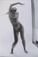 cca 1975 Mozdulatművészet, szolidan erotikus fotók, 2 db korabeli negatívról készült mai nagyítás, 2...