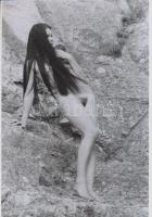cca 1978 Sziklarajzok, szolidan erotikus fotók, 2 db korabeli negatívról készült mai nagyítás, 25x18 cm / 2 erotic photos, 25x18 cm