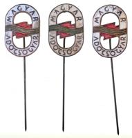 ~1950-1960. "Magyar Adócsőgyár" zománcozott fém kitűző (3x) T:2