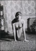 cca 1976 Szobacica, szolidan erotikus fényképek, 3 db vintage negatívról készült mai nagyítás, 25x18...