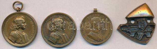 4db-os vegyes militária tétel, közte 1914. "Ferenc József Bronz Vitézségi Érem" Br kitüntetés mellszalag nélkül. Szign.: Tautenhayn; 1938. "Felvidéki Emlékérem" Br kitüntetés mellszalag nélkül T:2,2- fülnyom.,ph.