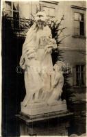 Pozsony, Pressburg, Bratislava; Szent Erzsébet szobra a prépostság kertjében / statue, photo (fl)