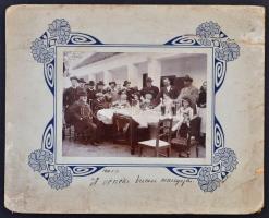 1908 A véneki bucsu mártirjai, keményhátú fotó, a karton kissé viseltes, sérült, 16x20 cm