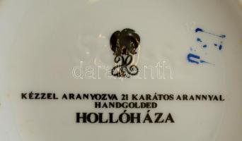 Hollóházi Szász Endre által tervezett mintával díszített váza, matricás, nagyon apró kopásnyomokkal,...