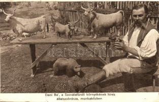 Szovátafürdő, Baile Sovata; Dani bá a környék híres állatszobrásza. Dr. Radványi A. tanár felvétele / animal sculptor (EK)