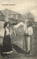 Petrozsény, Petrosany; utcakép népviseletes lányokkal, fonó / street view with folklore, spinning woman