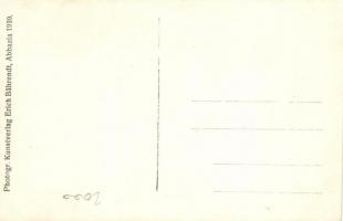 Abbazia, árusok a piacon mérlegekkel / merchants at the market with scales. Erich Bährendt photo